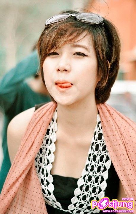 สาวหมวยผมสั้น