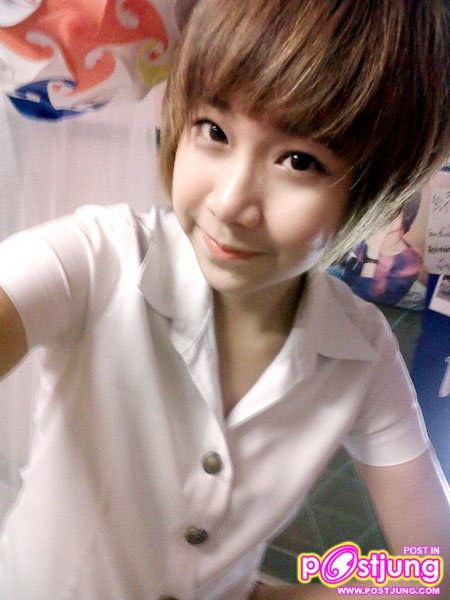 สาวหมวยผมสั้น