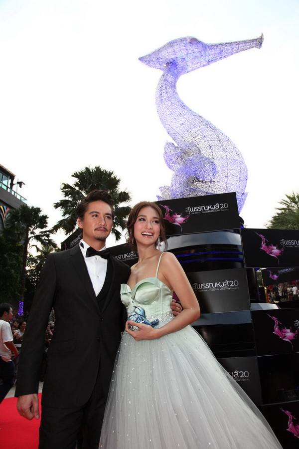 pic พลอย เฌอมาลย์ จากงานสุพรรณหงษ์ สวยจริงอะไรจริง