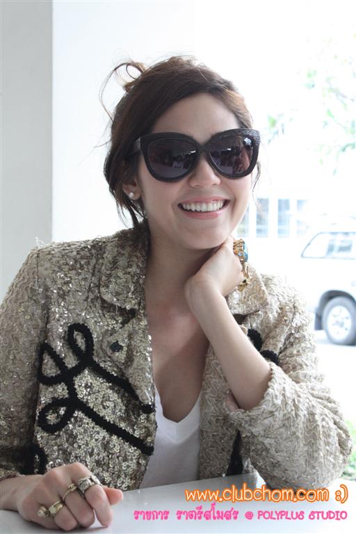 ชมพู่ อารยา ก่อนอัดรายการราตรีสโมสร