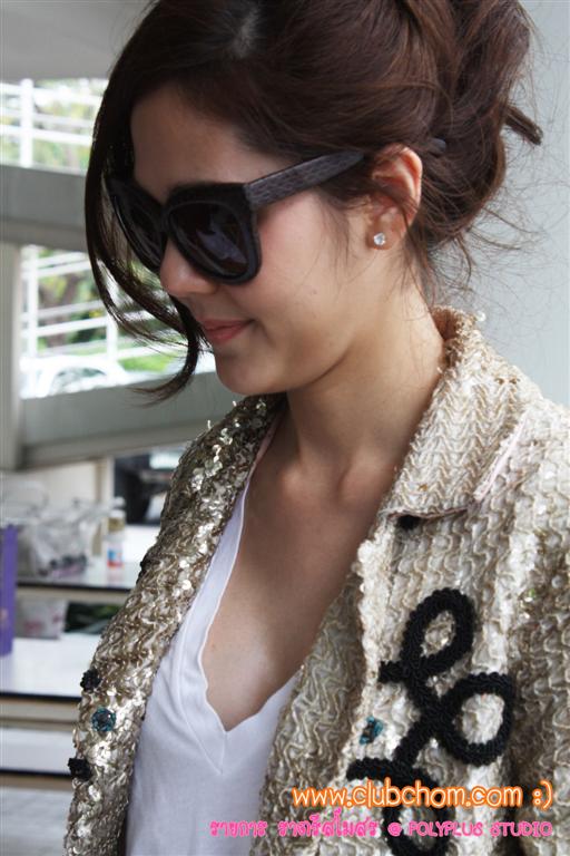 ชมพู่ อารยา ก่อนอัดรายการราตรีสโมสร