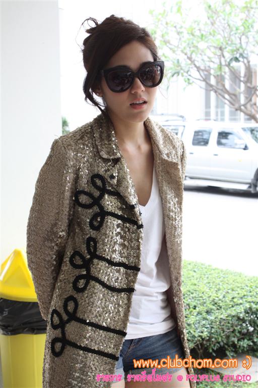 ชมพู่ อารยา ก่อนอัดรายการราตรีสโมสร