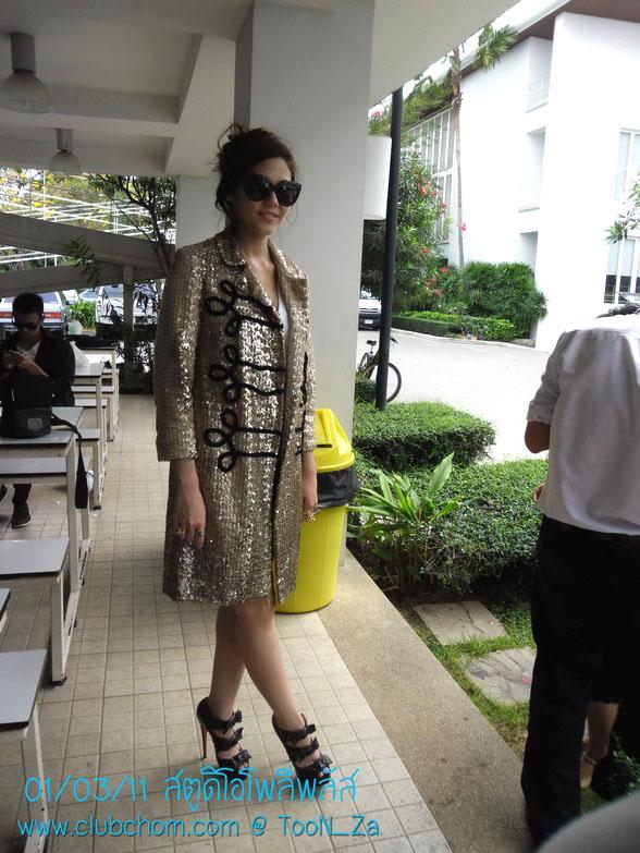 ชมพู่ อารยา ก่อนอัดรายการราตรีสโมสร