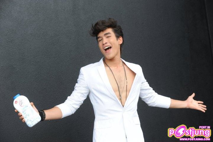 ณเดชน์..ภาพเบื้องหลังถ่ายโฆษณา 12 Plus แป้งเย็น เอ็กซ์ตร้า คูล แอนตี้แบคทีเรีย