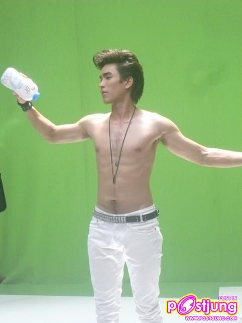 ณเดชน์..ภาพเบื้องหลังถ่ายโฆษณา 12 Plus แป้งเย็น เอ็กซ์ตร้า คูล แอนตี้แบคทีเรีย