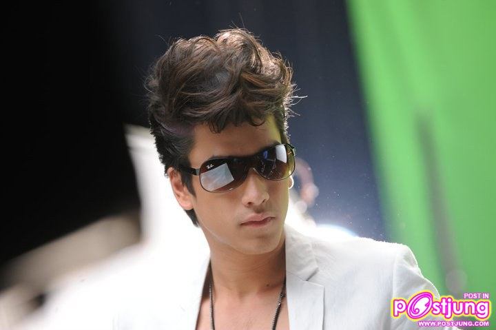 ณเดชน์..ภาพเบื้องหลังถ่ายโฆษณา 12 Plus แป้งเย็น เอ็กซ์ตร้า คูล แอนตี้แบคทีเรีย