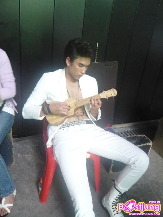 ณเดชน์..ภาพเบื้องหลังถ่ายโฆษณา 12 Plus แป้งเย็น เอ็กซ์ตร้า คูล แอนตี้แบคทีเรีย