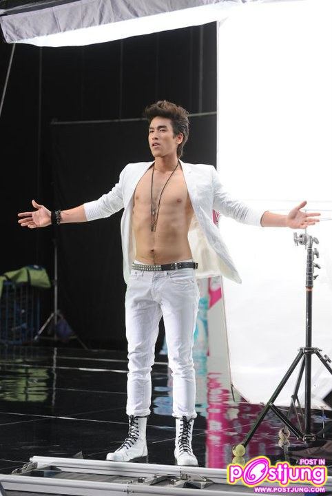 ณเดชน์..ภาพเบื้องหลังถ่ายโฆษณา 12 Plus แป้งเย็น เอ็กซ์ตร้า คูล แอนตี้แบคทีเรีย