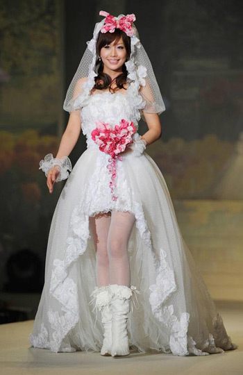 สวย เริ่ด กับชุดแต่งงานสวยๆ จากดีไซเนอร์ดัง
