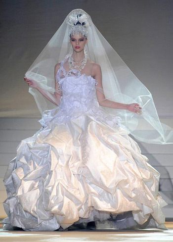 สวย เริ่ด กับชุดแต่งงานสวยๆ จากดีไซเนอร์ดัง