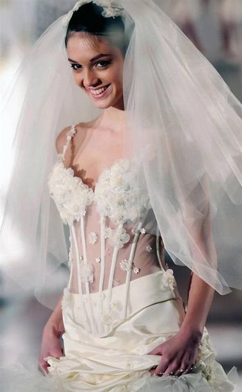 สวย เริ่ด กับชุดแต่งงานสวยๆ จากดีไซเนอร์ดัง