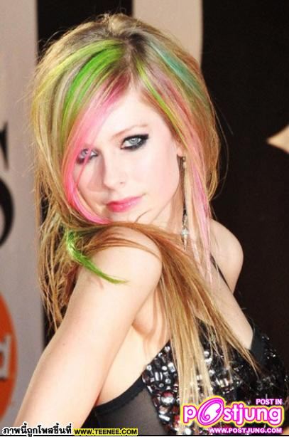 Avril Lavigne กับ ทรงผมใหม่เจ้าค่ะ