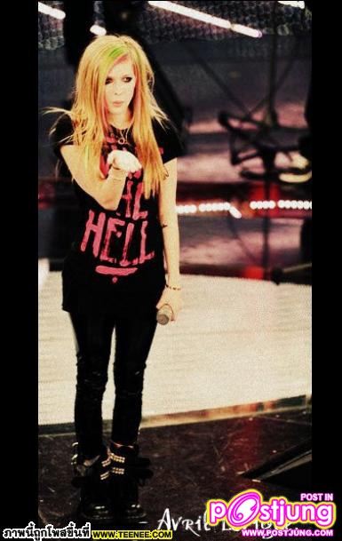 Avril Lavigne กับ ทรงผมใหม่เจ้าค่ะ