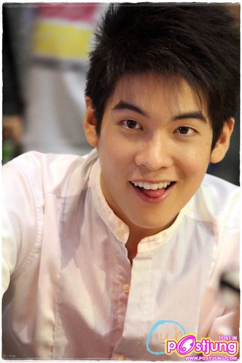 อวบอ้วน งานAll Hearts for Japan & Suck Seed Press Preview