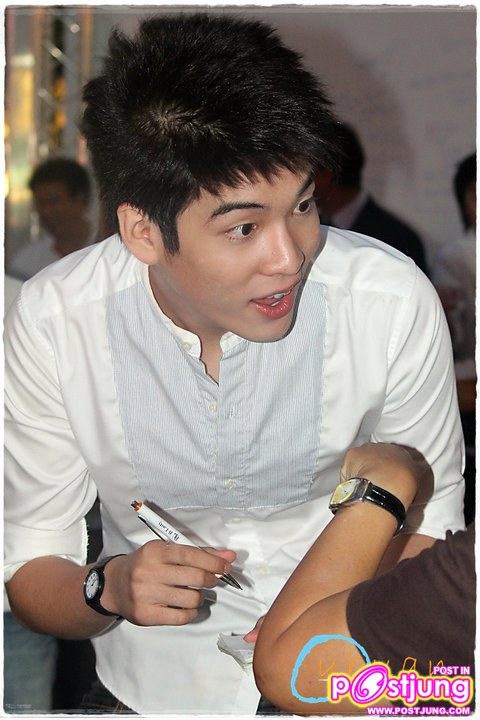 อวบอ้วน งานAll Hearts for Japan & Suck Seed Press Preview