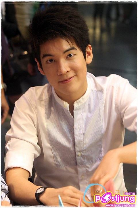 อวบอ้วน งานAll Hearts for Japan & Suck Seed Press Preview