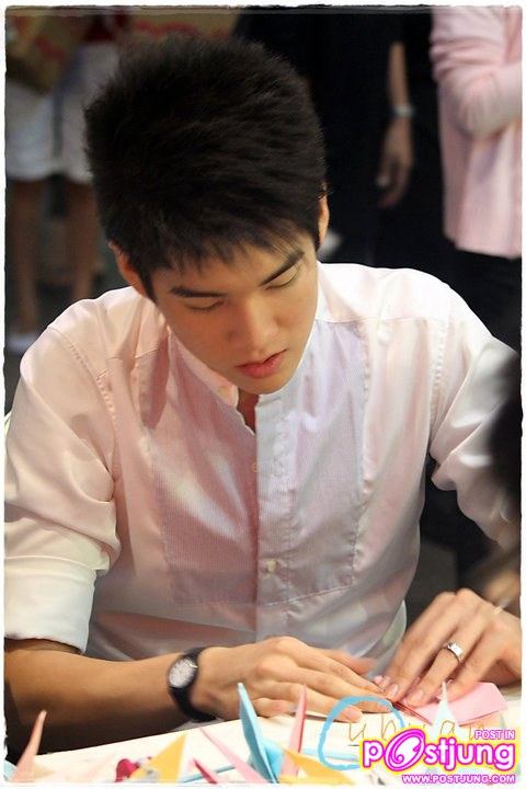 อวบอ้วน งานAll Hearts for Japan & Suck Seed Press Preview