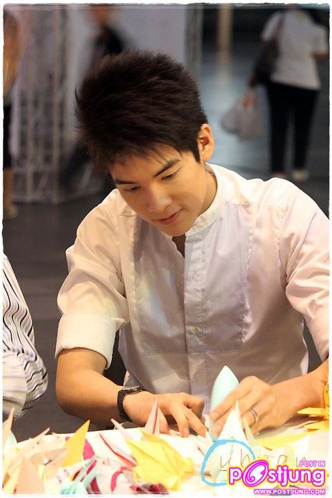 อวบอ้วน งานAll Hearts for Japan & Suck Seed Press Preview