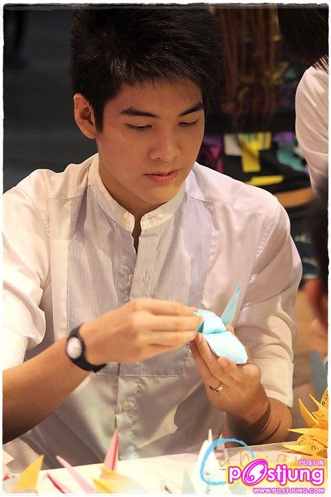 อวบอ้วน งานAll Hearts for Japan & Suck Seed Press Preview