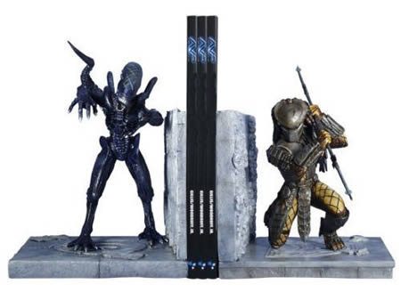 อันดับที่ 6 AVP Aliens vs. Predator Bookends