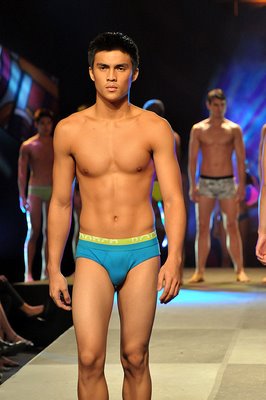 แฟชั่นชุดว่ายน้ำชาย