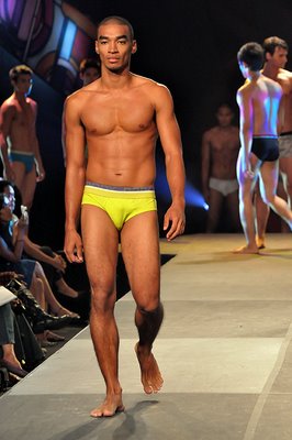 แฟชั่นชุดว่ายน้ำชาย