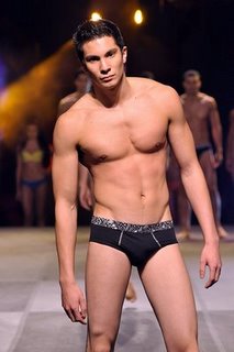 แฟชั่นชุดว่ายน้ำชาย