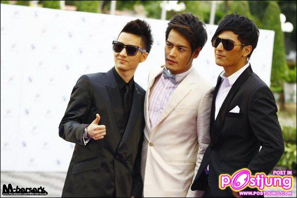 ภาพจากงานไนท์เอนเตอร์เทนอวอร์ด2011