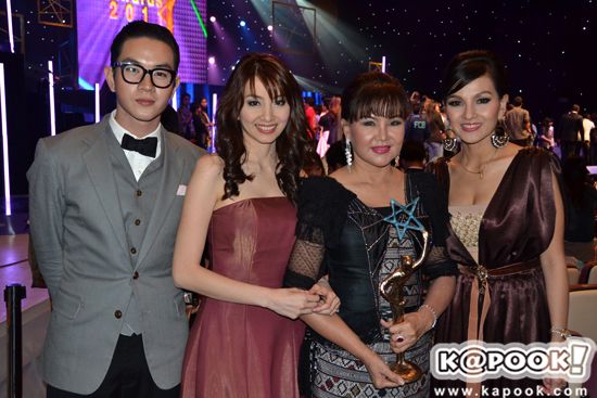ภาพจากงานไนท์เอนเตอร์เทนอวอร์ด2011