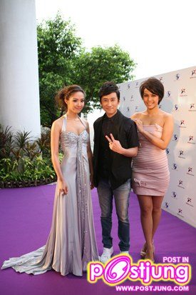 ภาพจากงานไนท์เอนเตอร์เทนอวอร์ด2011