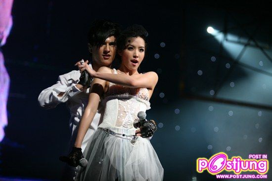 ภาพจากงานไนท์เอนเตอร์เทนอวอร์ด2011