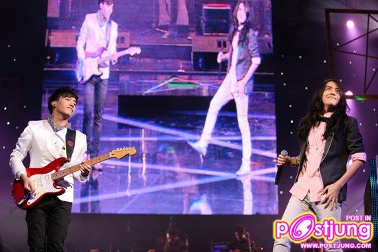 ภาพจากงานไนท์เอนเตอร์เทนอวอร์ด2011