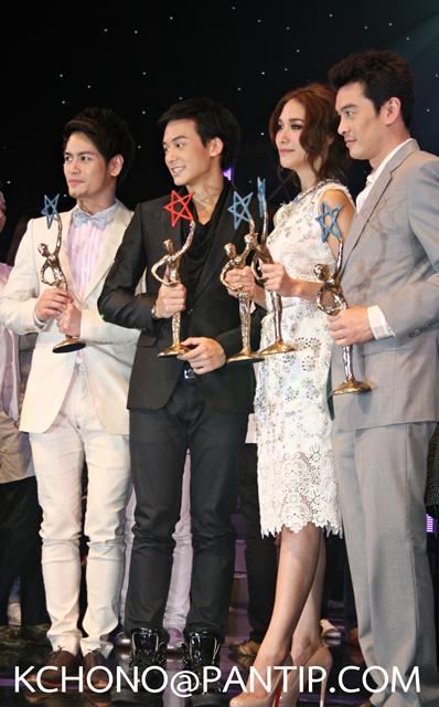 ชุดราคา2ล้านบาทที่พลอยใส่ขึ้นรับรางวัล