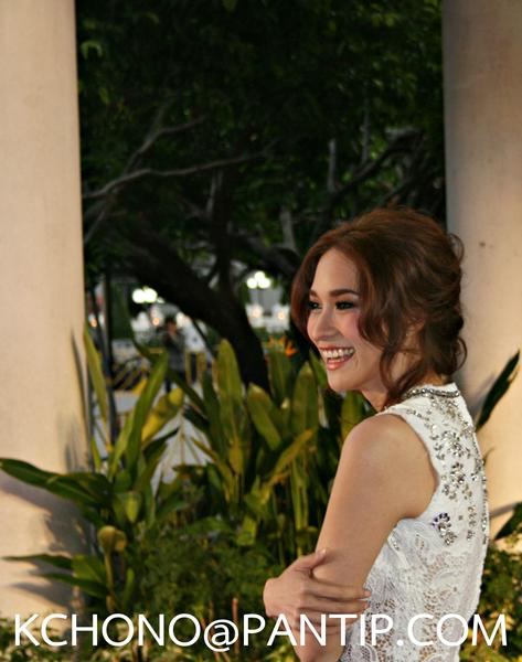 ชุดราคา2ล้านบาทที่พลอยใส่ขึ้นรับรางวัล