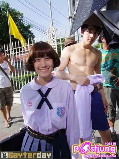 รวมภาพ เม้าส์ B.O.Y ในเรื่องโลมา