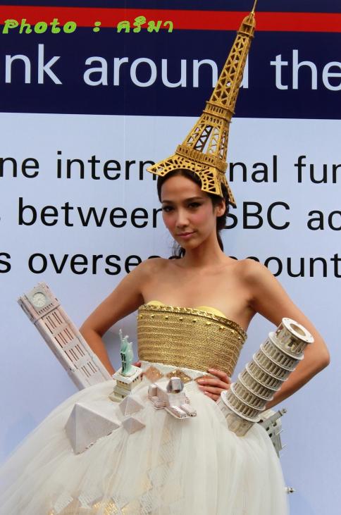 อั้ม พัชราภา fashion show in HSBC