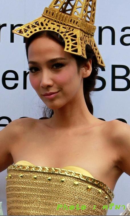 อั้ม พัชราภา fashion show in HSBC