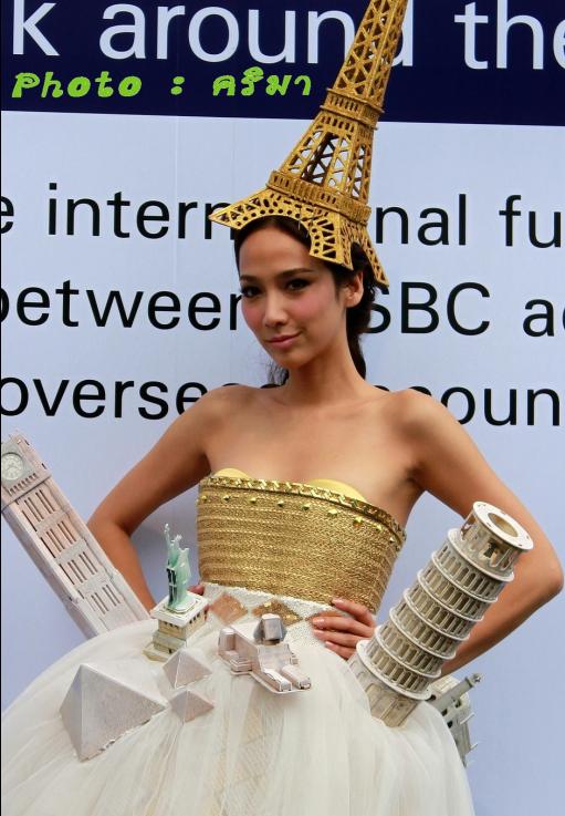 อั้ม พัชราภา fashion show in HSBC