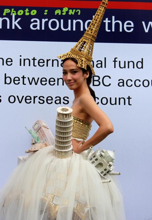 อั้ม พัชราภา fashion show in HSBC