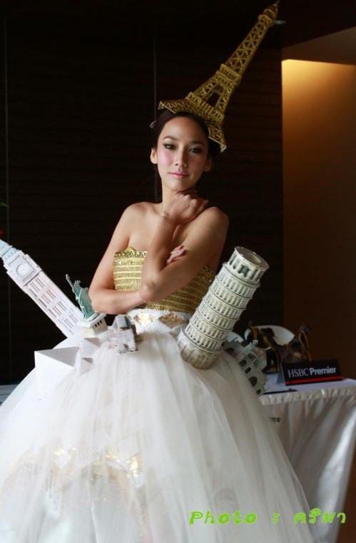 อั้ม พัชราภา fashion show in HSBC