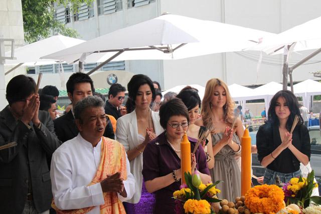 คุณนายที่5 ดอกส้มสีทอง