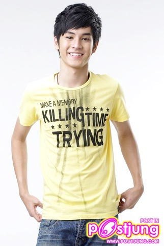 หนุ่มเก้า ตั้งแต่เด็กจนโต ก็หล่อ