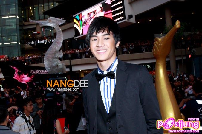 หนุ่มเก้า ตั้งแต่เด็กจนโต ก็หล่อ