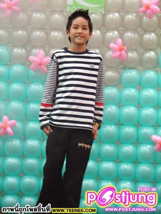 หนุ่มเก้า ตั้งแต่เด็กจนโต ก็หล่อ