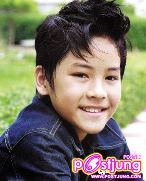 หนุ่มเก้า ตั้งแต่เด็กจนโต ก็หล่อ