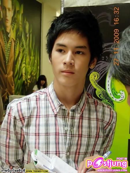 หนุ่มเก้า ตั้งแต่เด็กจนโต ก็หล่อ