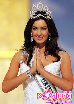 she ไหว้สวยกว่าคนไทยหลายๆคนอีก