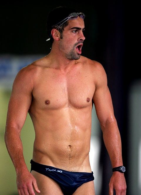 พาไปกอดก่อนนอนสักคนมั้ยครับ