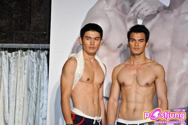 ภาพงาน [Launch Party] Grand-Opening attitude magazine Thailand 2011