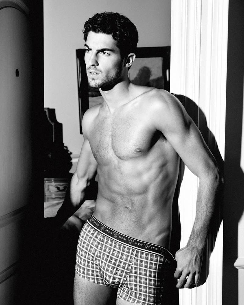 หนุ่มในฝันของใครหลายคน